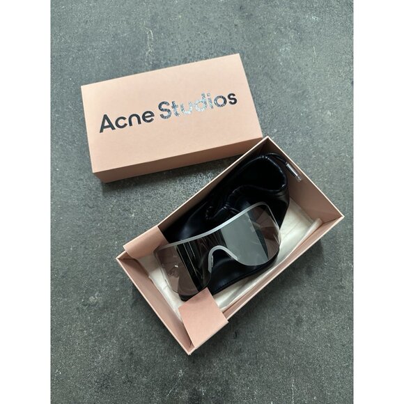 Acne Studios Rounded Shield Sunglasses in Silver & Transparent - Picture 3 of 9